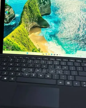 New Laptop Microsoft Surface Book 2 8GB Intel Core i7 SSD 256GB