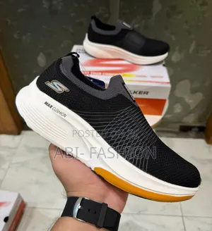 Skechers Go Walk Max Walker Sally