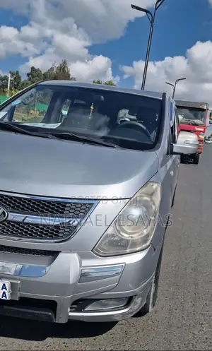 Hyundai Starex 2012 Silver