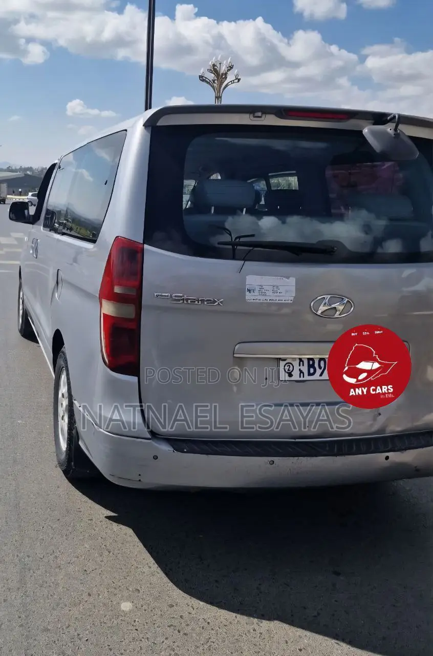 Hyundai Starex 2012 Silver