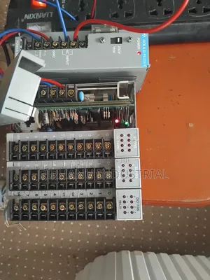 PLC (Programeble Logic Controller)