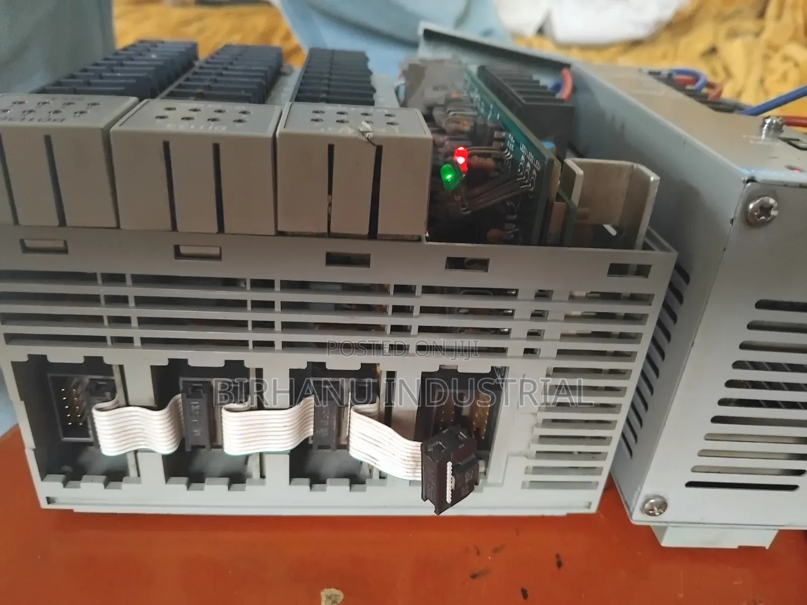 PLC (Programeble Logic Controller)