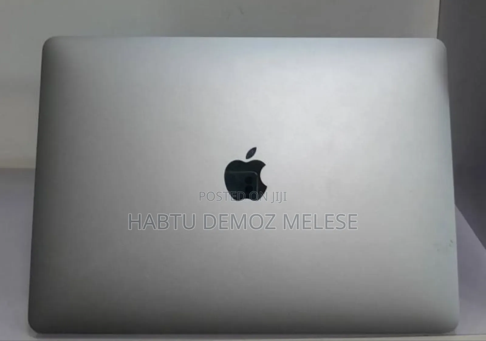 New Laptop Apple MacBook Pro 2017 8GB Intel Core I5 SSD 256GB