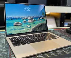 New Laptop Apple MacBook Air 2022 M2 8GB Apple M2 SSD 256GB