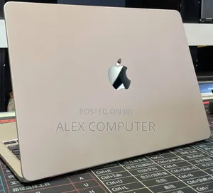 New Laptop Apple MacBook Air 2022 M2 8GB Apple M2 SSD 256GB