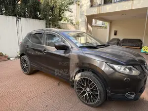 Nissan Qashqai 2016 Brown