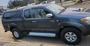 Toyota Hilux 2009 Gray