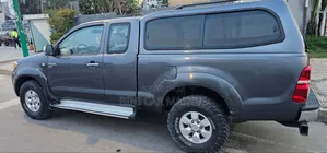 Toyota Hilux 2009 Gray