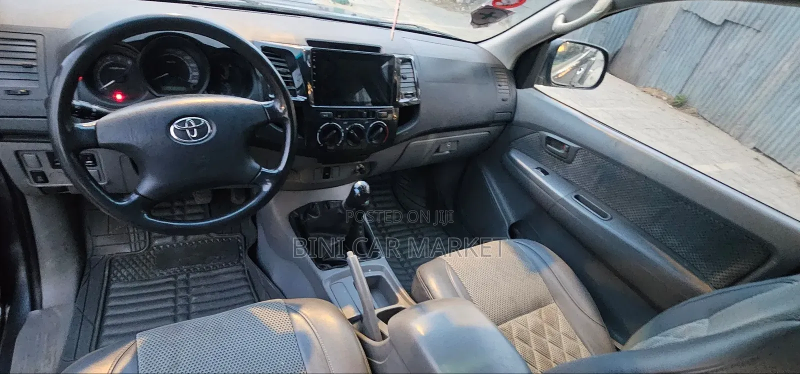 Toyota Hilux 2009 Gray