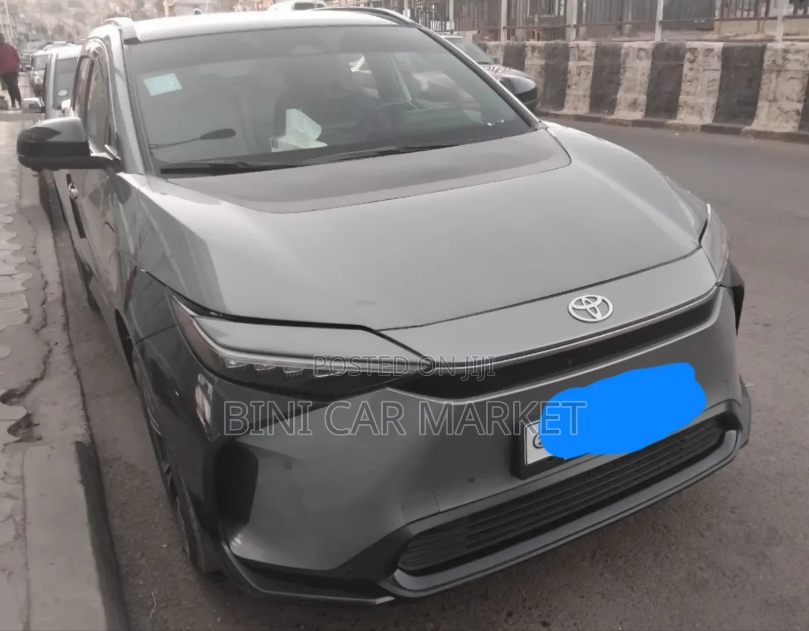 Toyota bZ4X 71.4 kWh FWD 2023 Gray