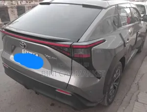 Toyota bZ4X 71.4 kWh FWD 2023 Gray