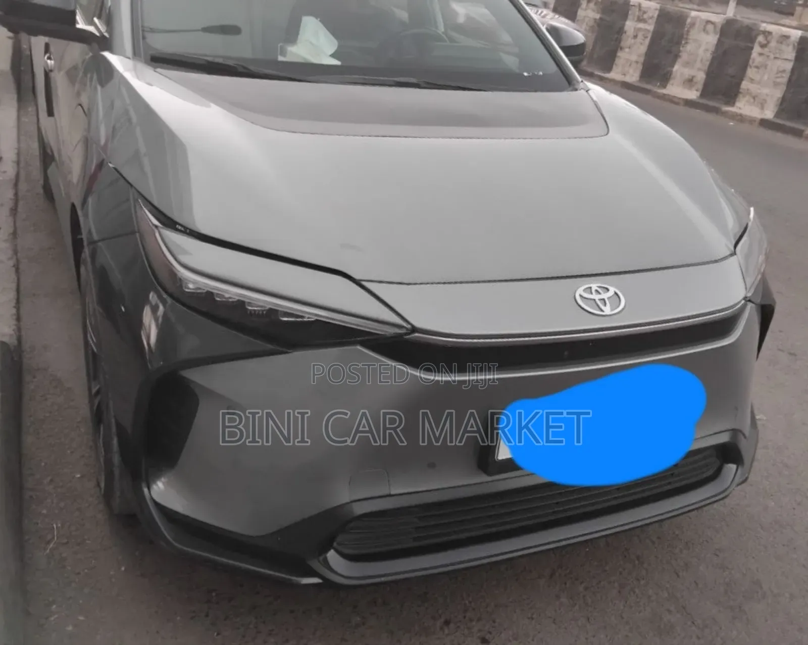Toyota bZ4X 71.4 kWh FWD 2023 Gray