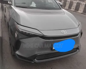 Toyota bZ4X 71.4 kWh FWD 2023 Gray