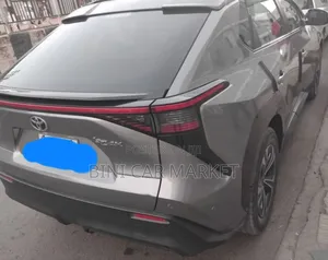 Toyota bZ4X 71.4 kWh FWD 2023 Gray