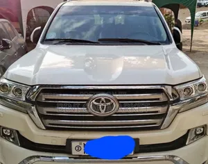 Toyota Land Cruiser 2017 White