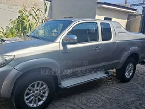 Toyota Hilux 2014 Silver