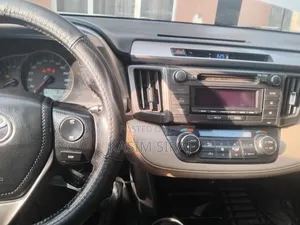 Toyota RAV4 LE 4dr SUV (2.5L 4cyl 6A) 2014 Silver