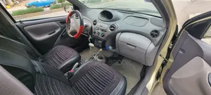 Toyota Platz 2001 Gold