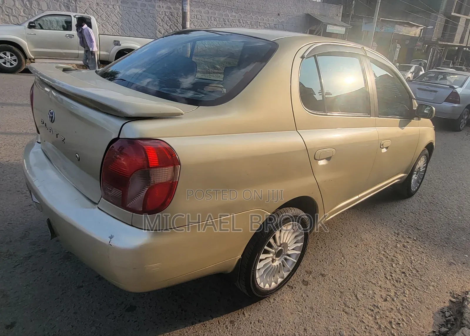 Toyota Platz 2001 Gold