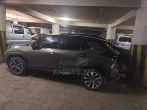 Toyota Yaris Cross 1.5 Hybrid AWD 2022 Gray