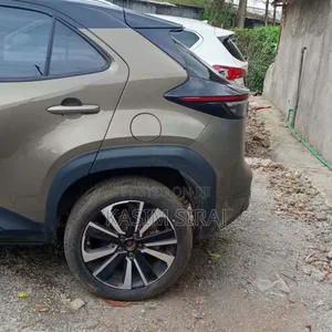 Toyota Yaris Cross 1.5 Hybrid AWD 2022 Gray