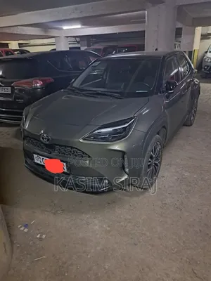 Toyota Yaris Cross 1.5 Hybrid AWD 2022 Gray
