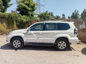 Toyota Land Cruiser 2003 White