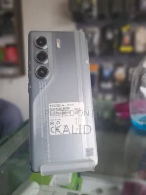 New Tecno Camon 40 Pro 256 GB Silver