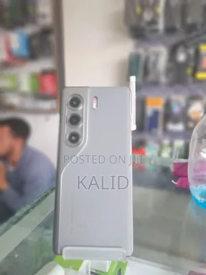 New Tecno Camon 40 Pro 256 GB Silver