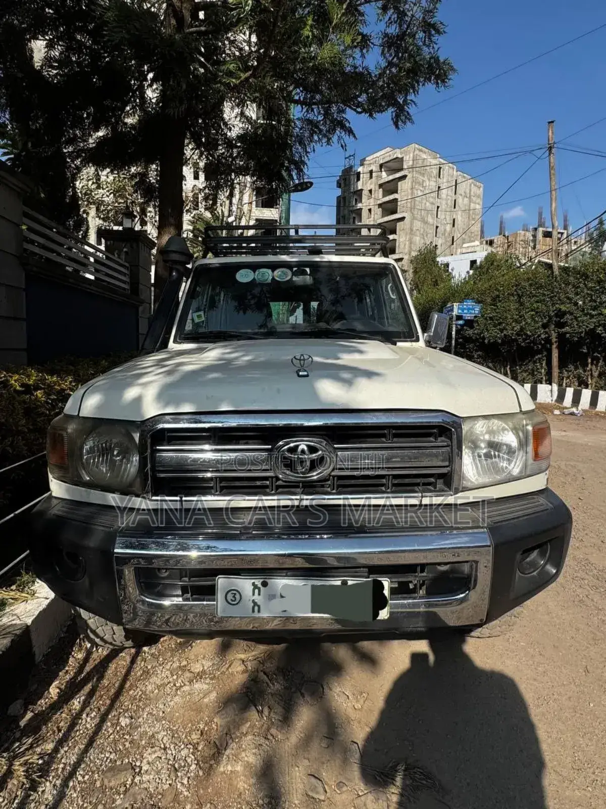 Toyota Land Cruiser 2011 White