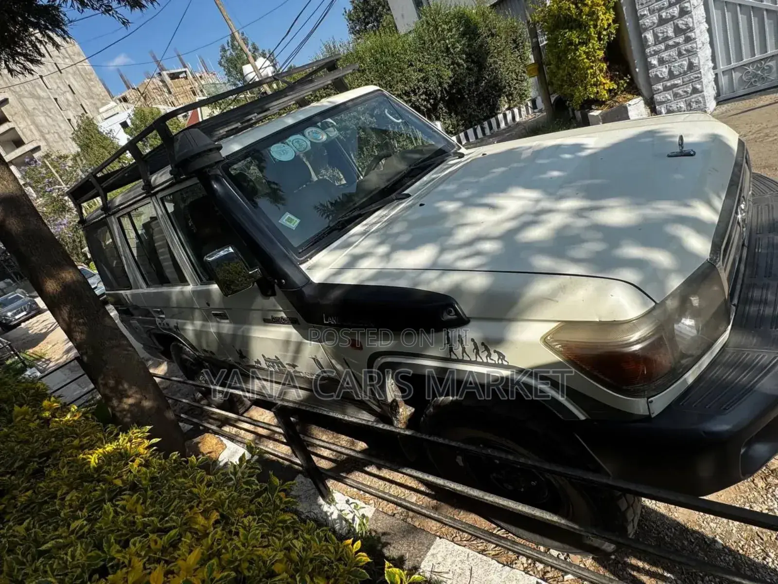 Toyota Land Cruiser 2011 White