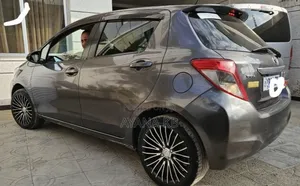 Toyota Yaris 2012 Gray