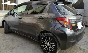 Toyota Yaris 2012 Gray