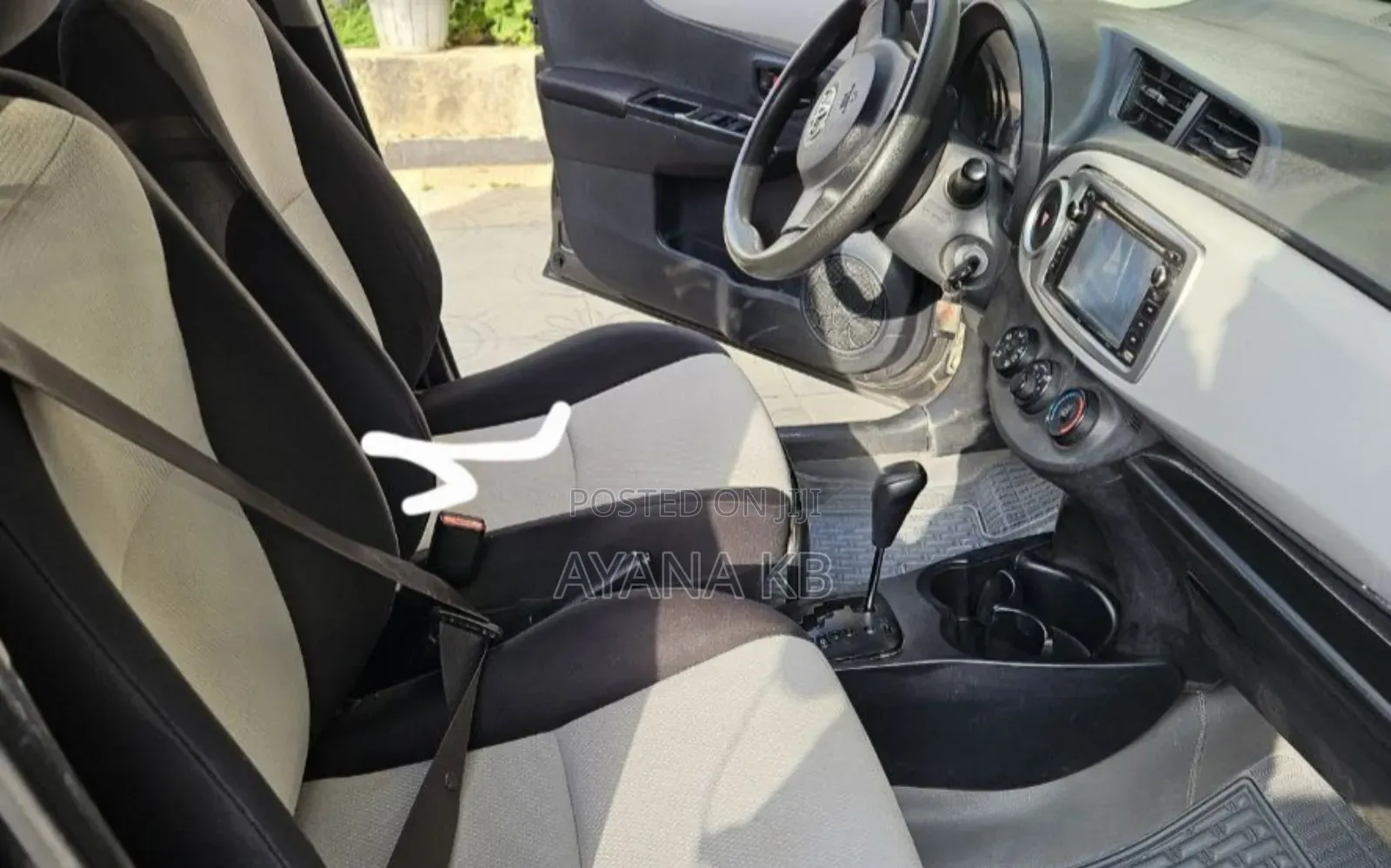 Toyota Yaris 2012 Gray