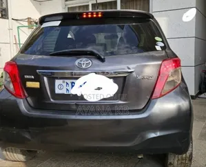 Toyota Yaris 2012 Gray