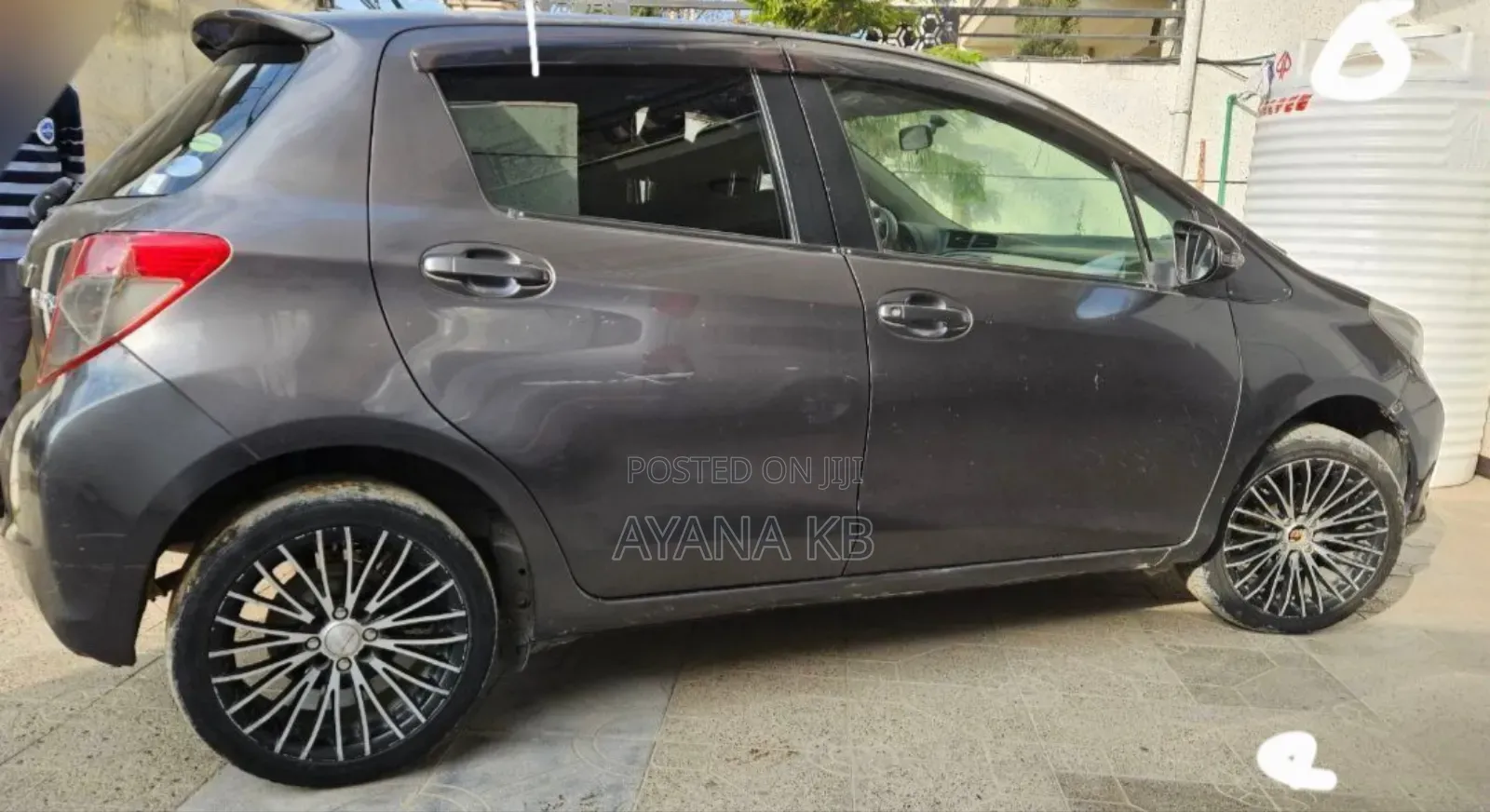 Toyota Yaris 2012 Gray