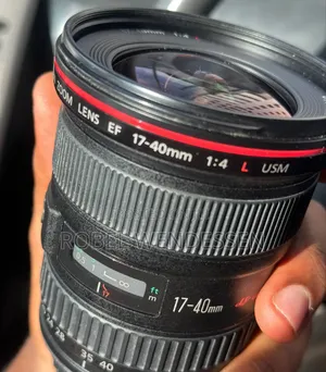 Canon 17-40mm F/4 Usm Lens