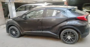 Toyota C-HR LE FWD 2020 Green