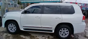 Toyota Land Cruiser 4.5 V8 GXR 2012 White