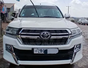 Toyota Land Cruiser 4.5 V8 GXR 2012 White