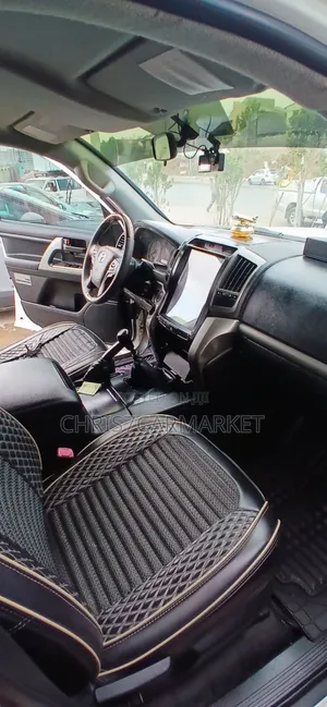 Toyota Land Cruiser 4.5 V8 GXR 2012 White