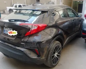 Toyota C-HR LE FWD 2020 Green