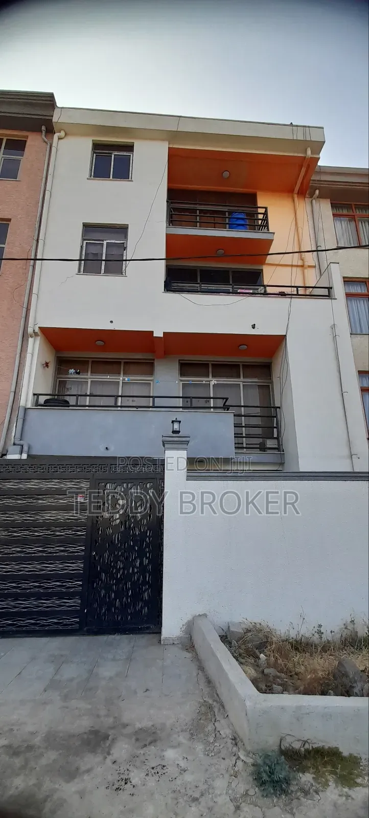 8bdrm House in Haile Garment, Nifas Silk-Lafto for sale