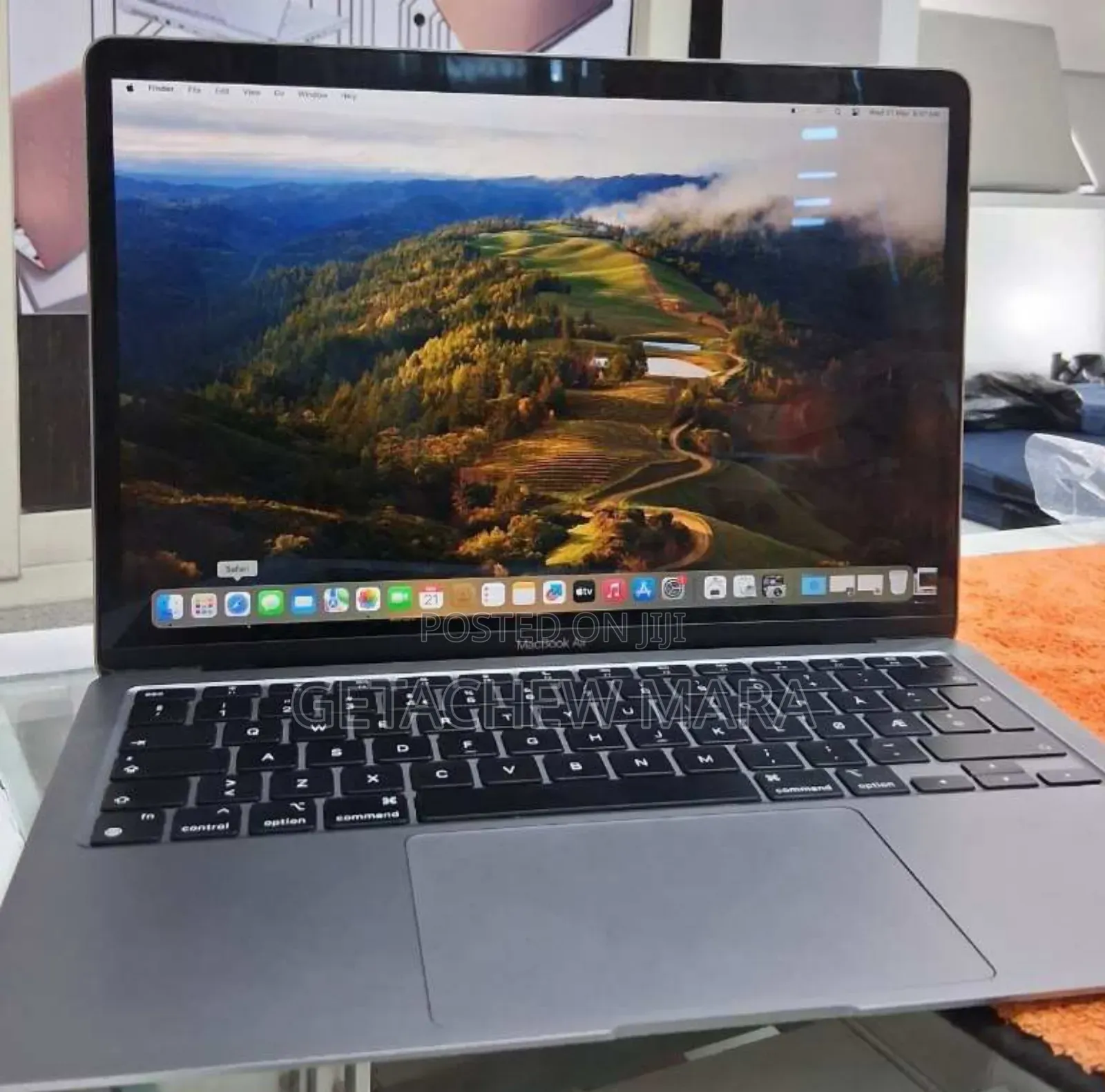 New Laptop Apple MacBook Air 2020 M1 8GB Intel SSD 256GB