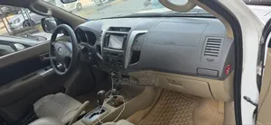 Toyota Fortuner 2.7 AWD 2009 White