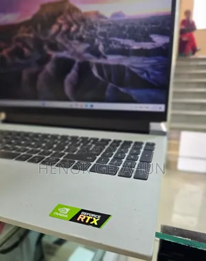 New Laptop Lenovo LOQ 15IRH8 16GB Intel Core I7 SSD 1T