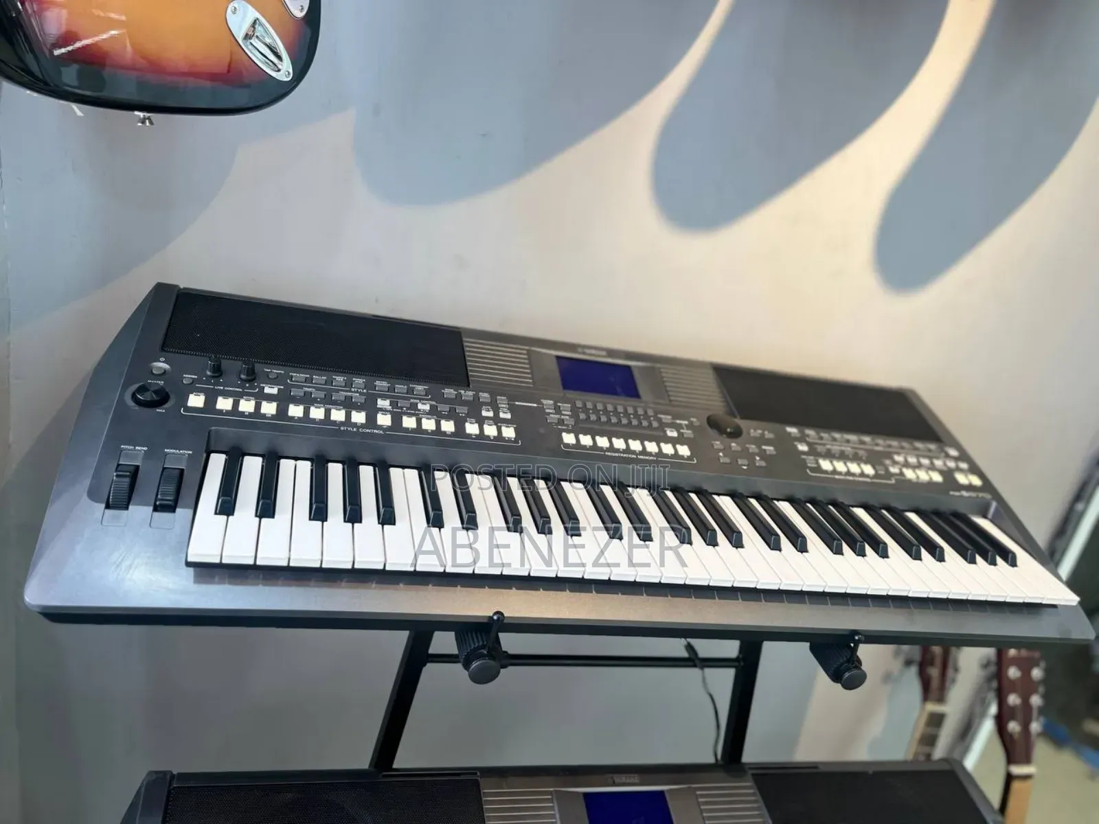 Yamaha PSR S670 Keyboard