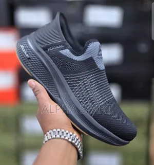 New Arrival Piersking Comfort Sneakers Made in Vietnam