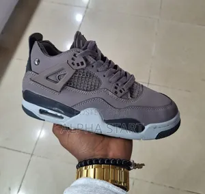 New Arrival Jordan 4 Retro for Ladies Made in Vietnam