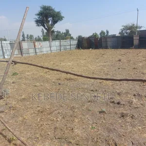 4bdrm Duplex in Oromia, East Shewa for sale